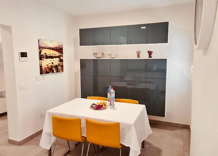 Coco I Апартаменти *